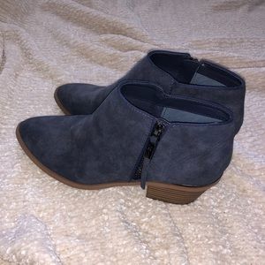 Navy Vera Wang booties